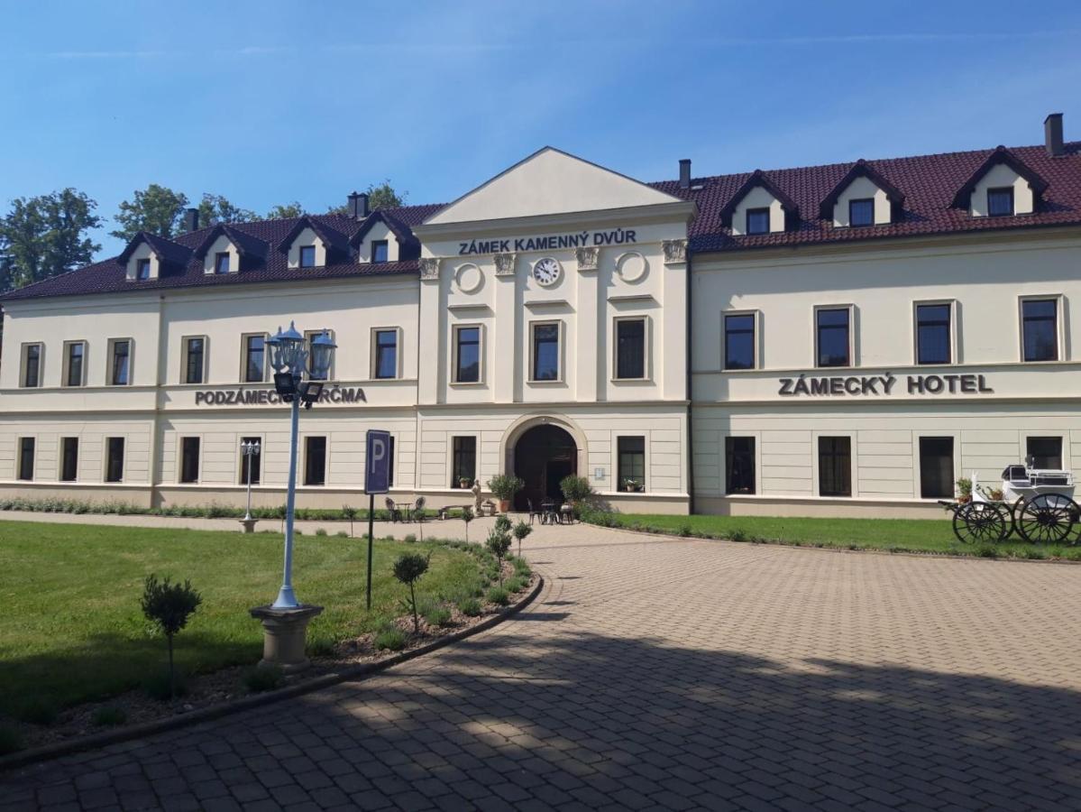 ホテル Zamek Kamenny Dvur Kynsperk nad Ohri エクステリア 写真
